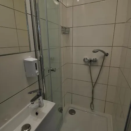 Pracowniczy Bed4rent Hotel Szczytnica